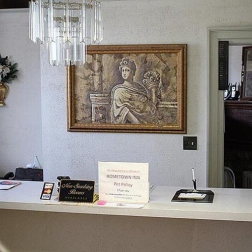 Hometown Inn Staunton image 5